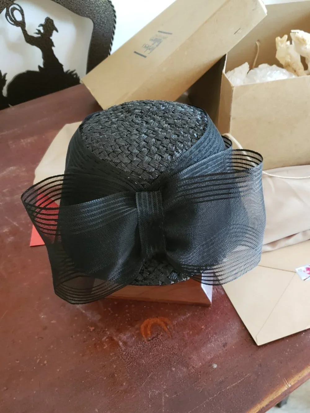 VINTAGE STRAW BLACK BEAUTY HAT - Picture 7 of 11